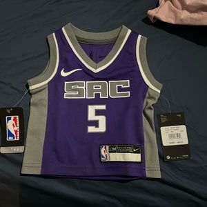 NWT - NBA SAC Jersey - Fox #5 Size: 12months